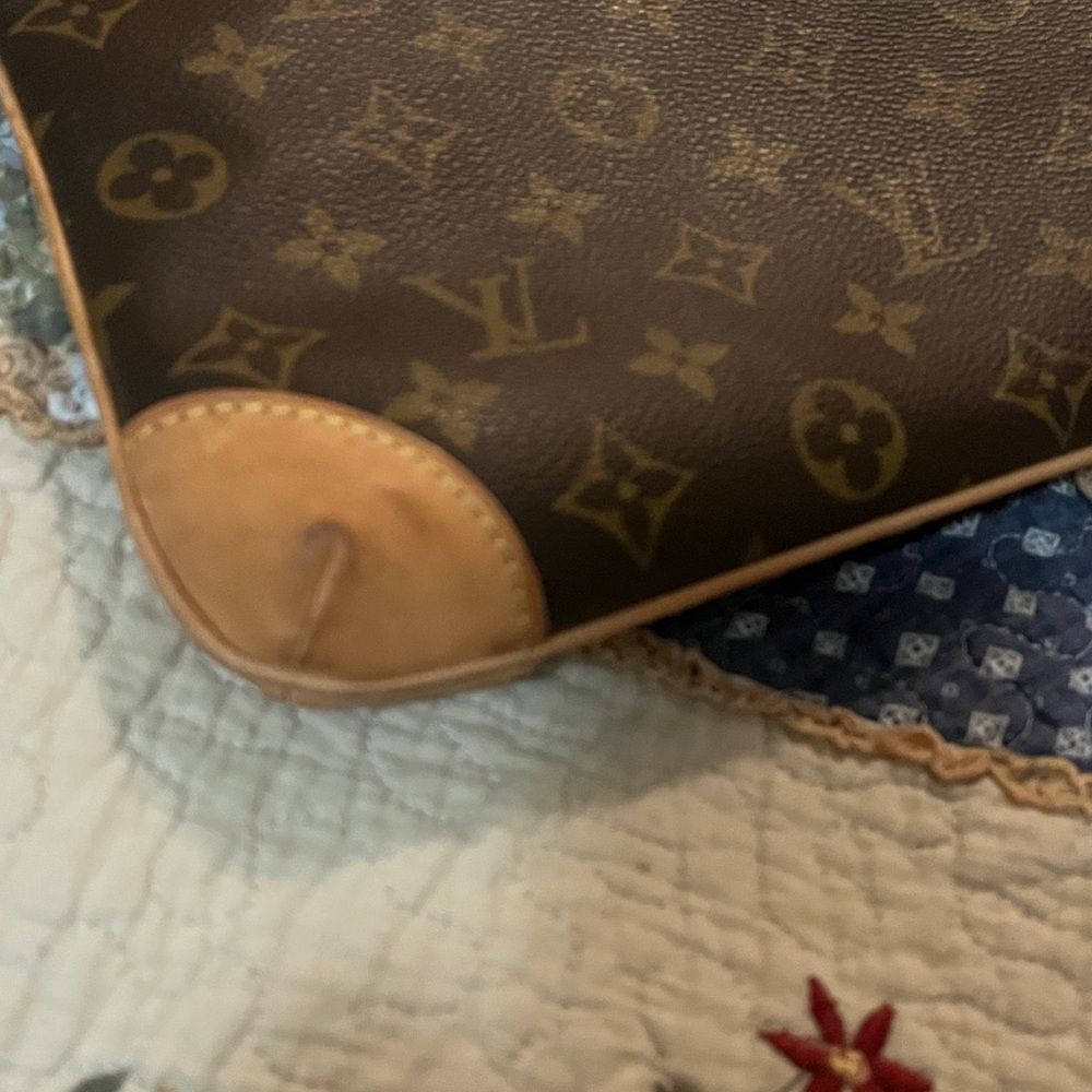 Louis Vuitton - Picture 4 of 12